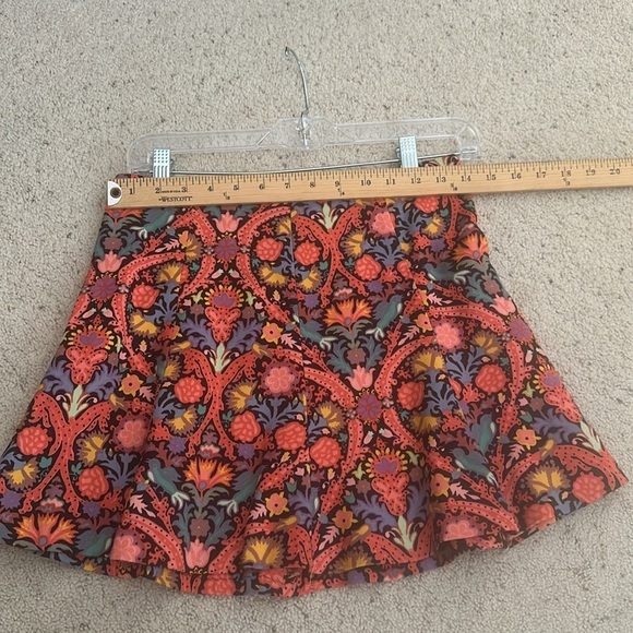 Zara floral flared mini skirt. Never worn! - Picture 5 of 5
